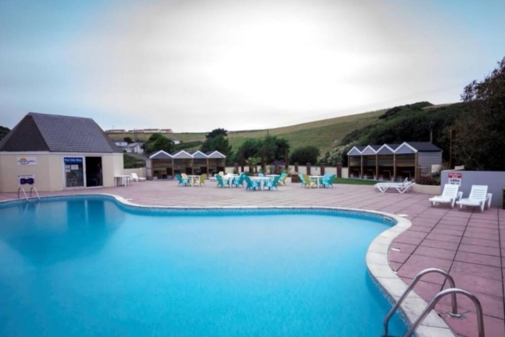 8 Sleep Chalet At Newquay Away Resorts Nb160 ภายนอก รูปภาพ
